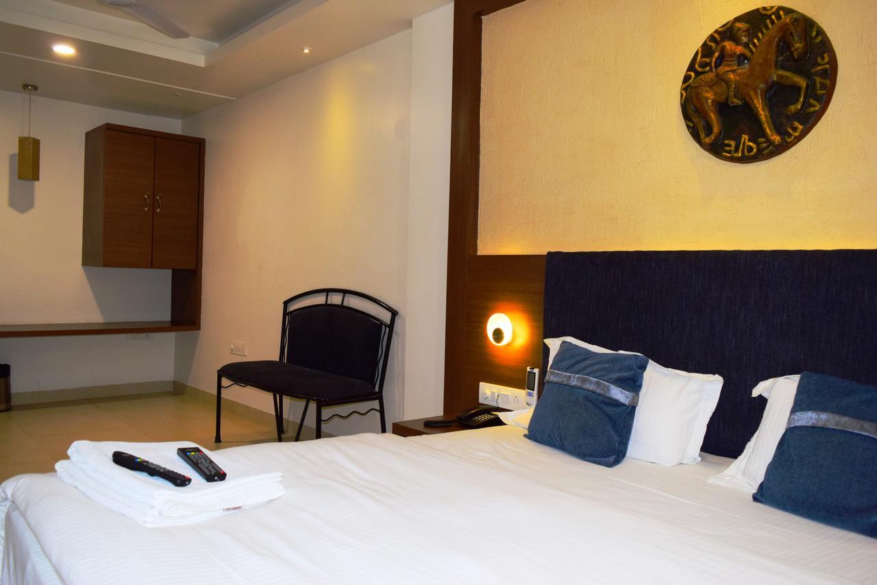 Hotel Chandragupta Ujjain Exterior foto